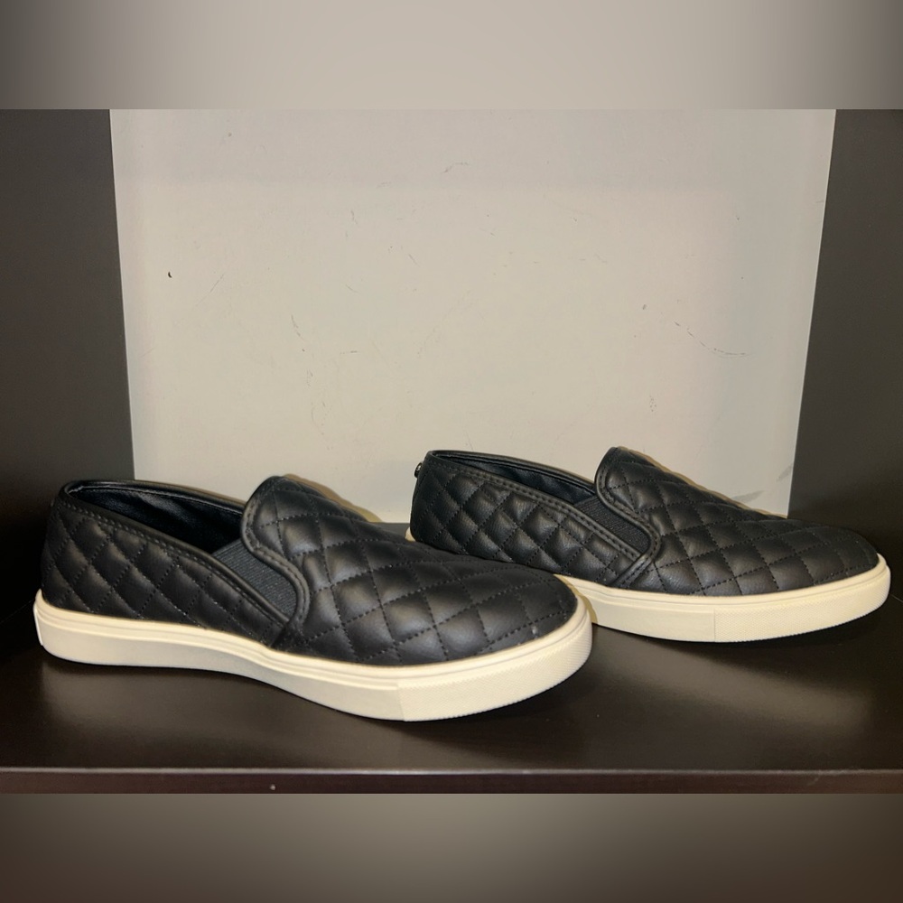 NEW Steve Madden Slip on ecentrcq black shoes
